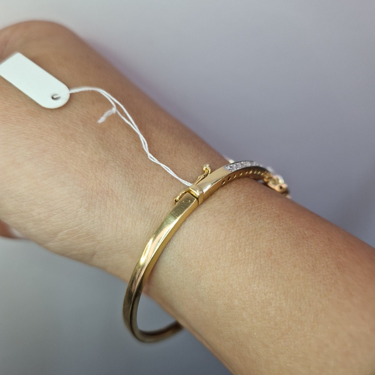 Armring tvåfärgat 18k guld med stenar - Smyckesbanken