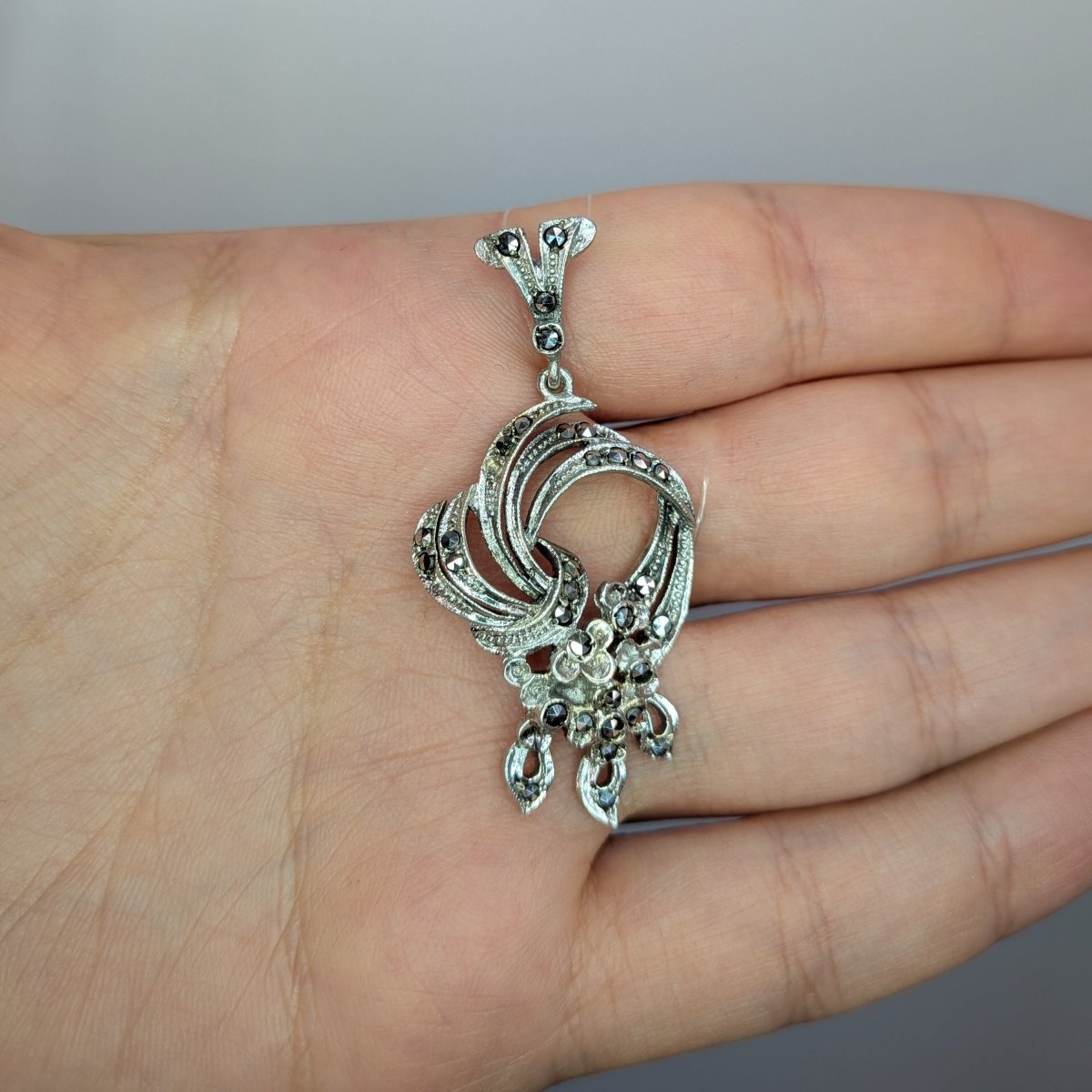 Hänge i unik design 835 Silver - Smyckesbanken