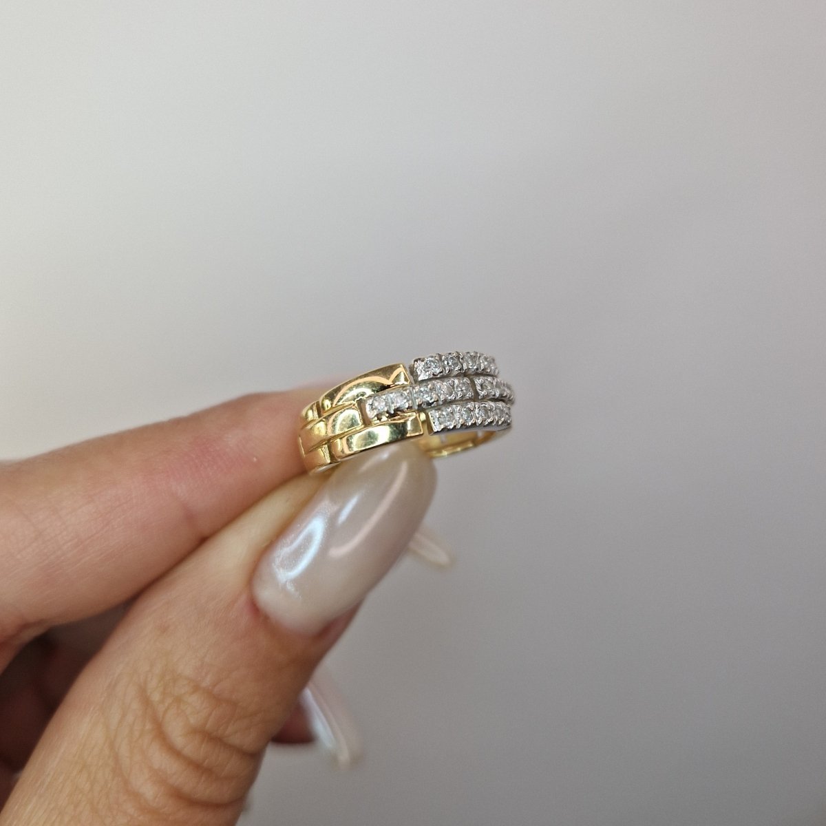 Ring i två färgat 18k guld med diamanter - Smyckesbanken