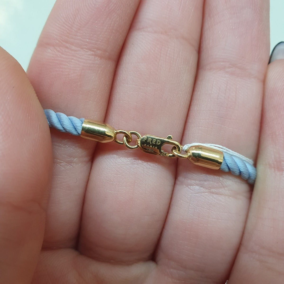 Halsband FRED 18k guld lås- Smyckesbanken
