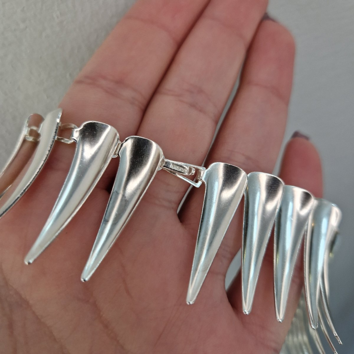 Halsband klor i silver - Smyckesbanken