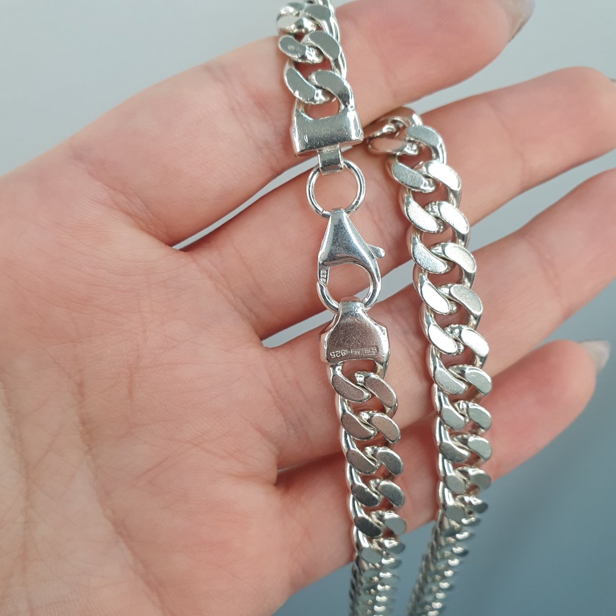 Brett pansar halsband i silver - Smyckesbanken