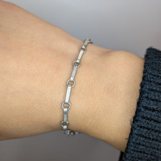 Armband i äkta silver med ovala och runda öglor