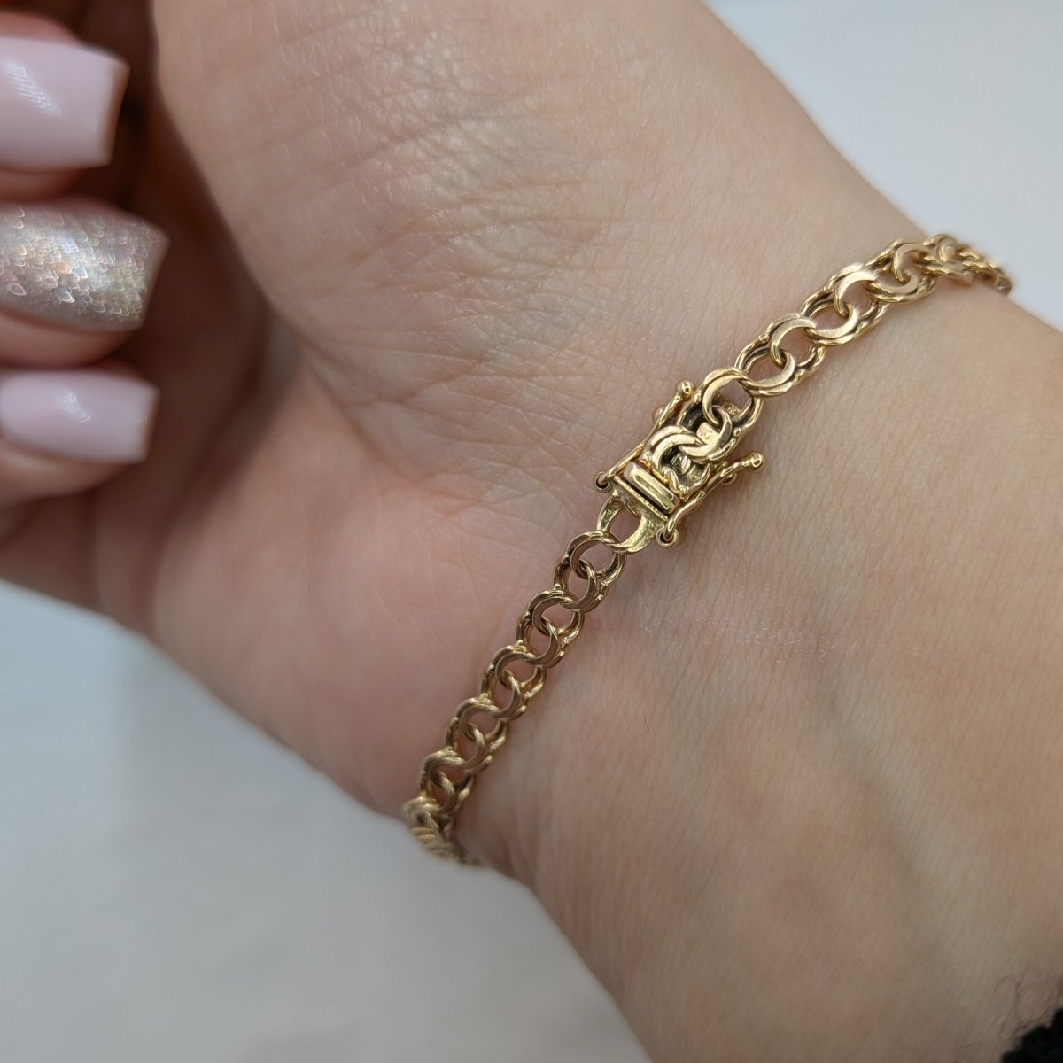Bismarck armband med kistlås i guld