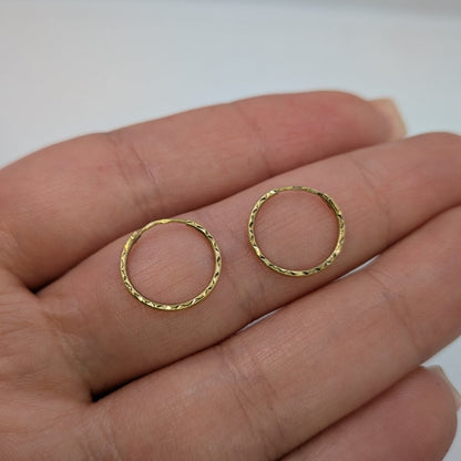 Creoler 18k guld facetterad design