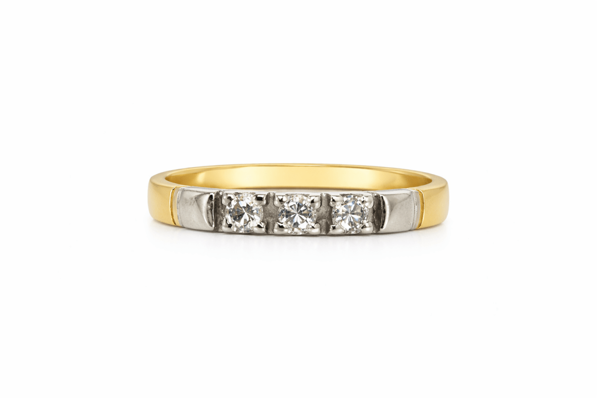 Diamantring med tre diamanter 0,15ct 18k guld - Smyckesbanken
