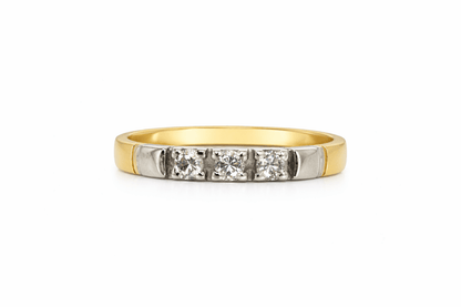 Diamantring med tre diamanter 0,15ct 18k guld - Smyckesbanken
