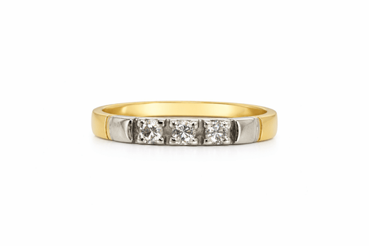 Diamantring med tre diamanter 0,15ct 18k guld - Smyckesbanken