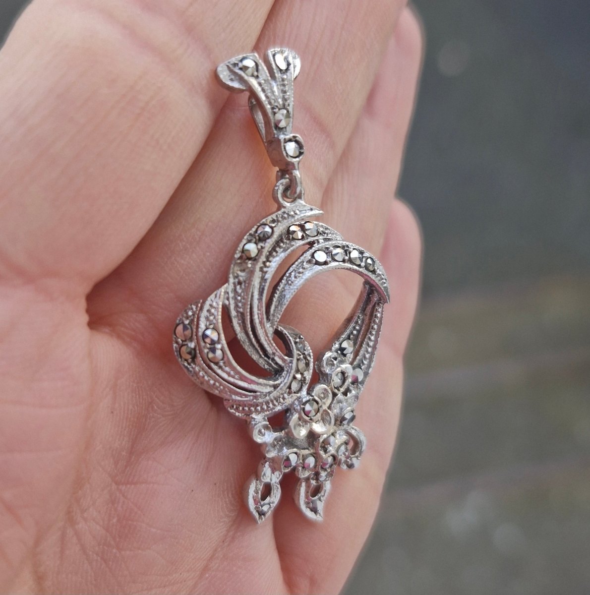 Hänge i unik design 835 Silver - Smyckesbanken