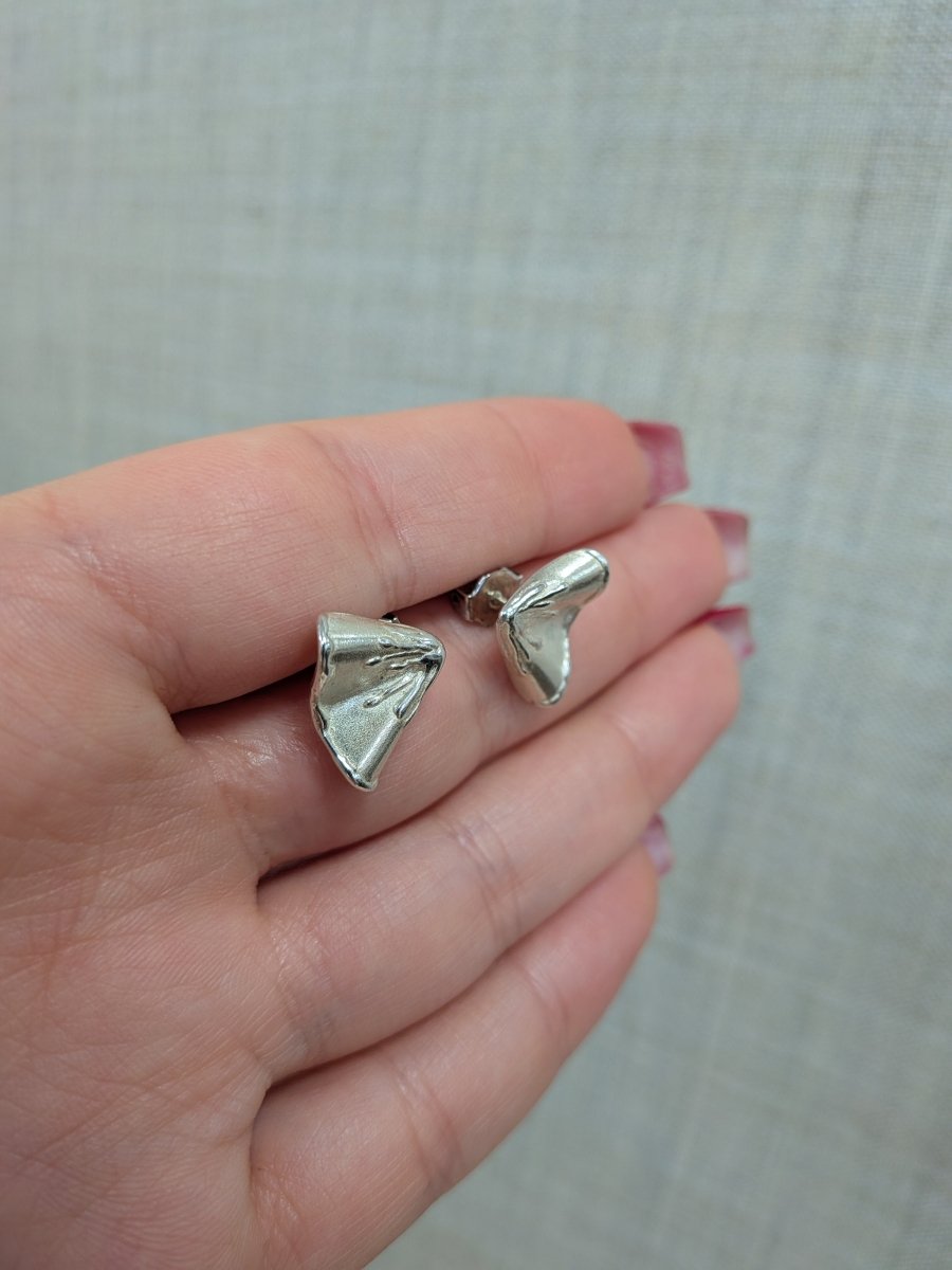 Örhängen vågig design i sterling silver - Smyckesbanken