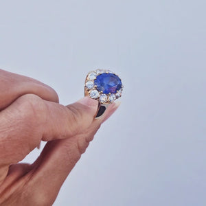 Fint ring carmosè i förgyllt silver