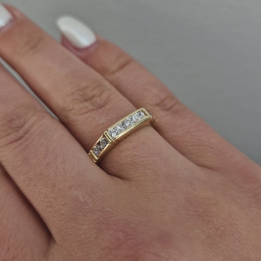 Guldring i 18k med unik design
