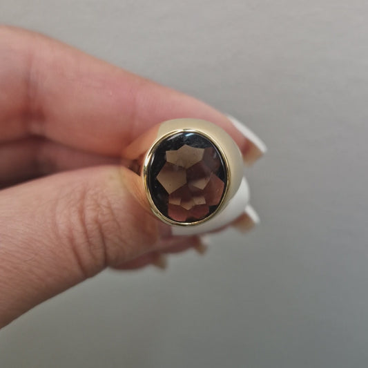 Klackring 18k guld med oval brun kristall