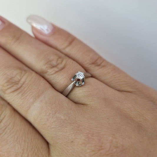 Ring vitguld med diamant på 0,11ct - Smyckesbanken