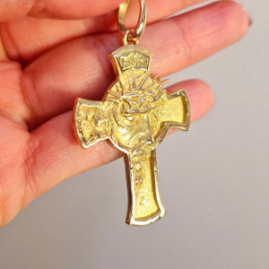 Unikt kors med fina detaljer och Jesus ansikte 18k guld - Smyckesbanken