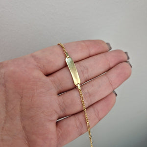 Barn armband Figaro med gravyr bricka 18k guld - Smyckesbanken