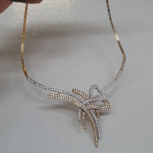 Design smycke Stelt två färgat guld halsband