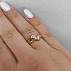 Diamant ring med tre diamanter 18k guld - Smyckesbanken