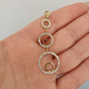 Hängsmycket med cubic zirconia stenar i 18k  guld