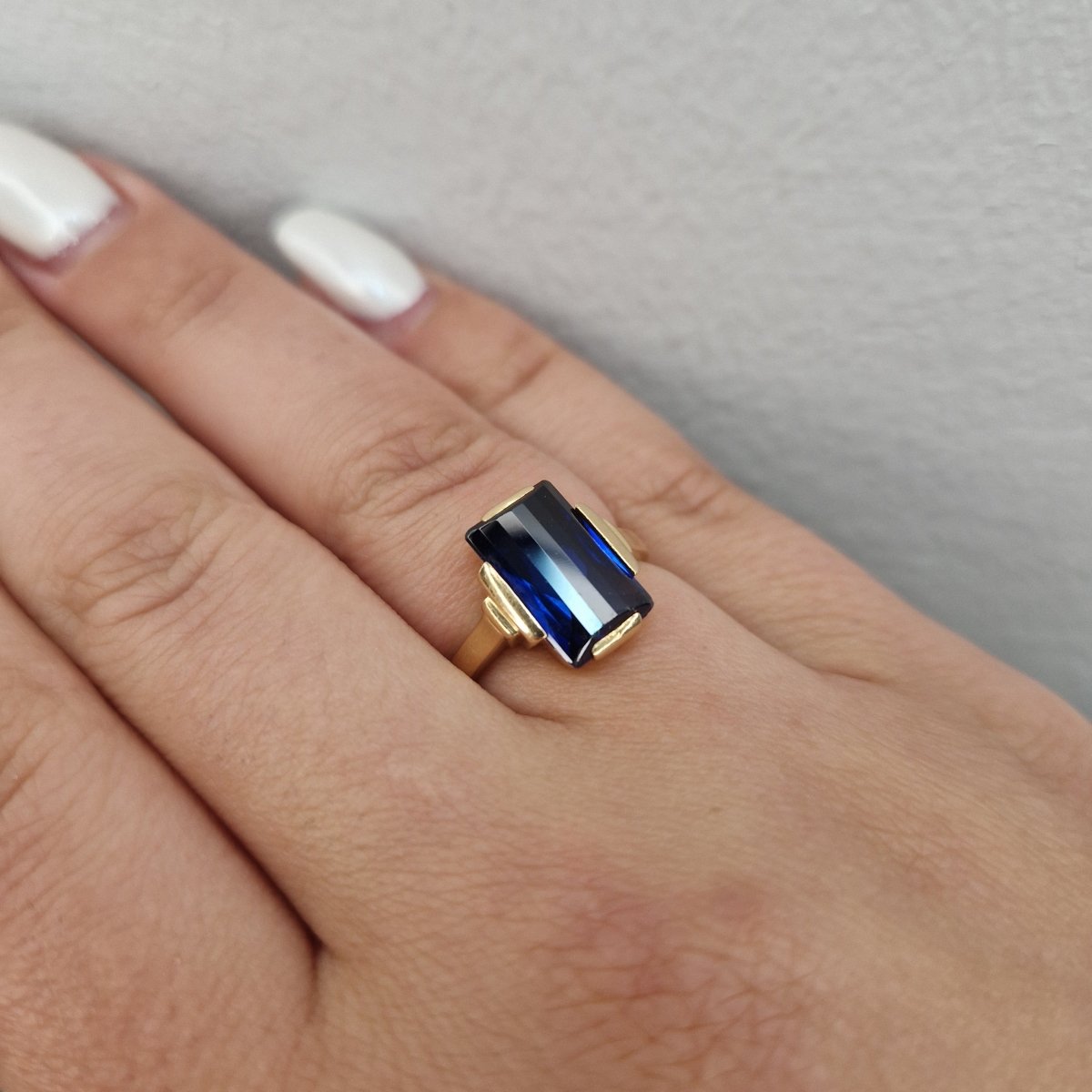 Sten Shop Rings Ring med en rektangulär blå sten - Smyckesbanken