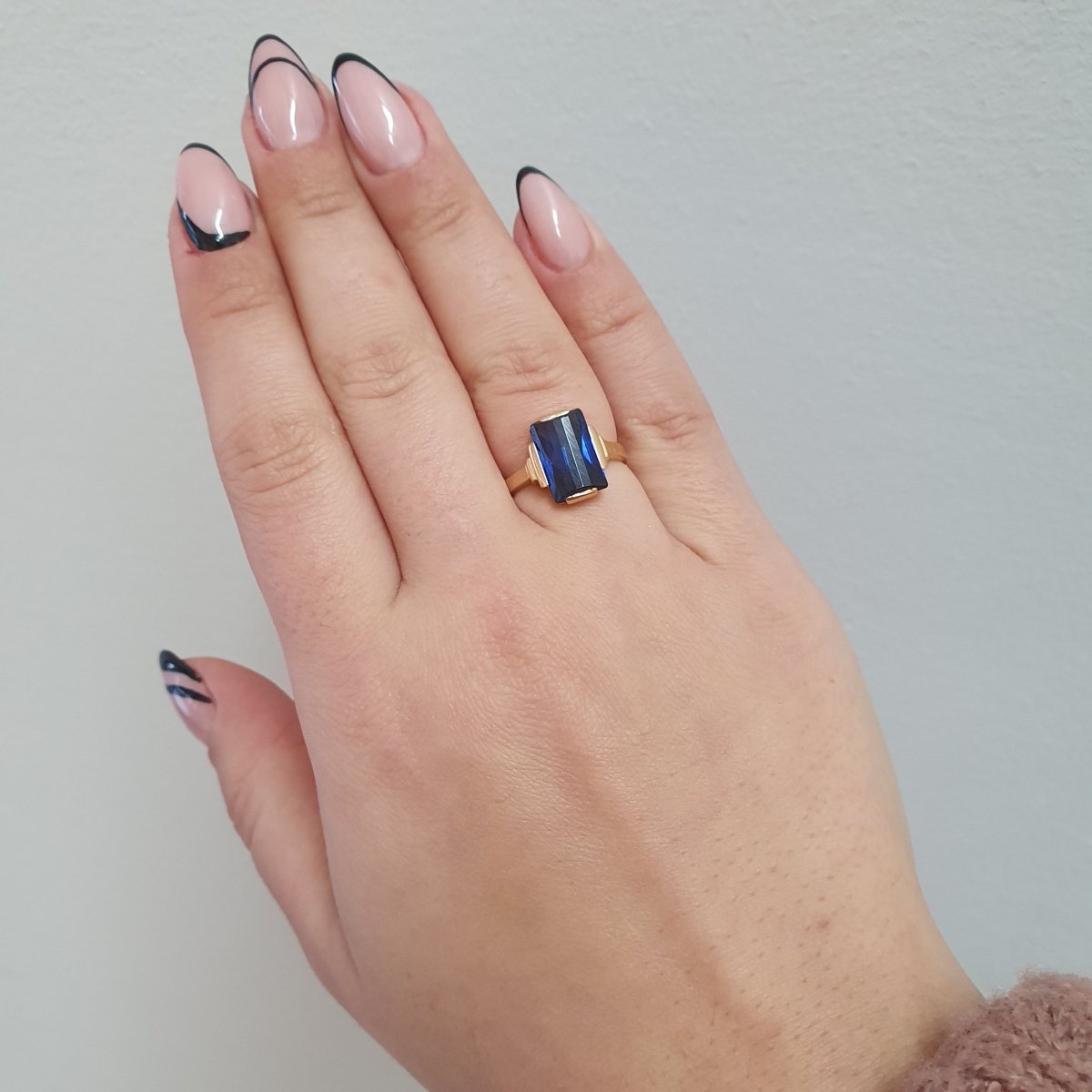 Sten Shop Rings Ring med en rektangulär blå sten - Smyckesbanken
