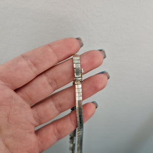 Silver halsband med unik design - Smyckesbanken